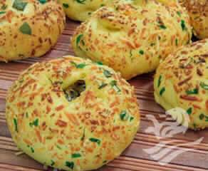 Pão De Mandioquinha Com Ricota E Espinafre