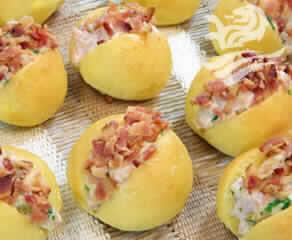 Pão De Mandioquinha Com Patê De Presunto